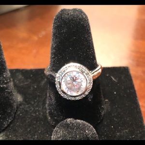 🔥Lia Sophia “Showdown” Ring Size 8